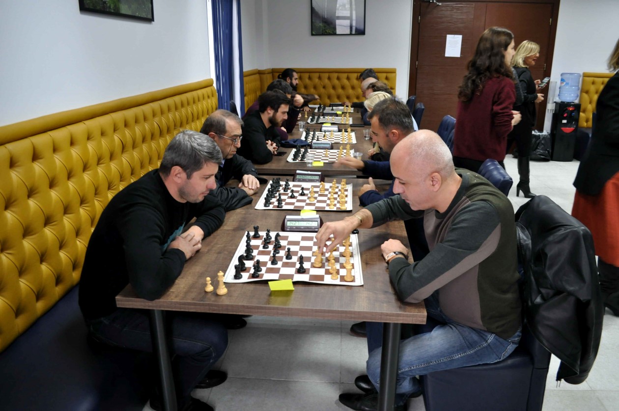 swiss manager chess